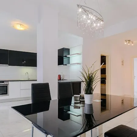 Lejlighed Pearl City Center Apartment, Vesta Philoxenia